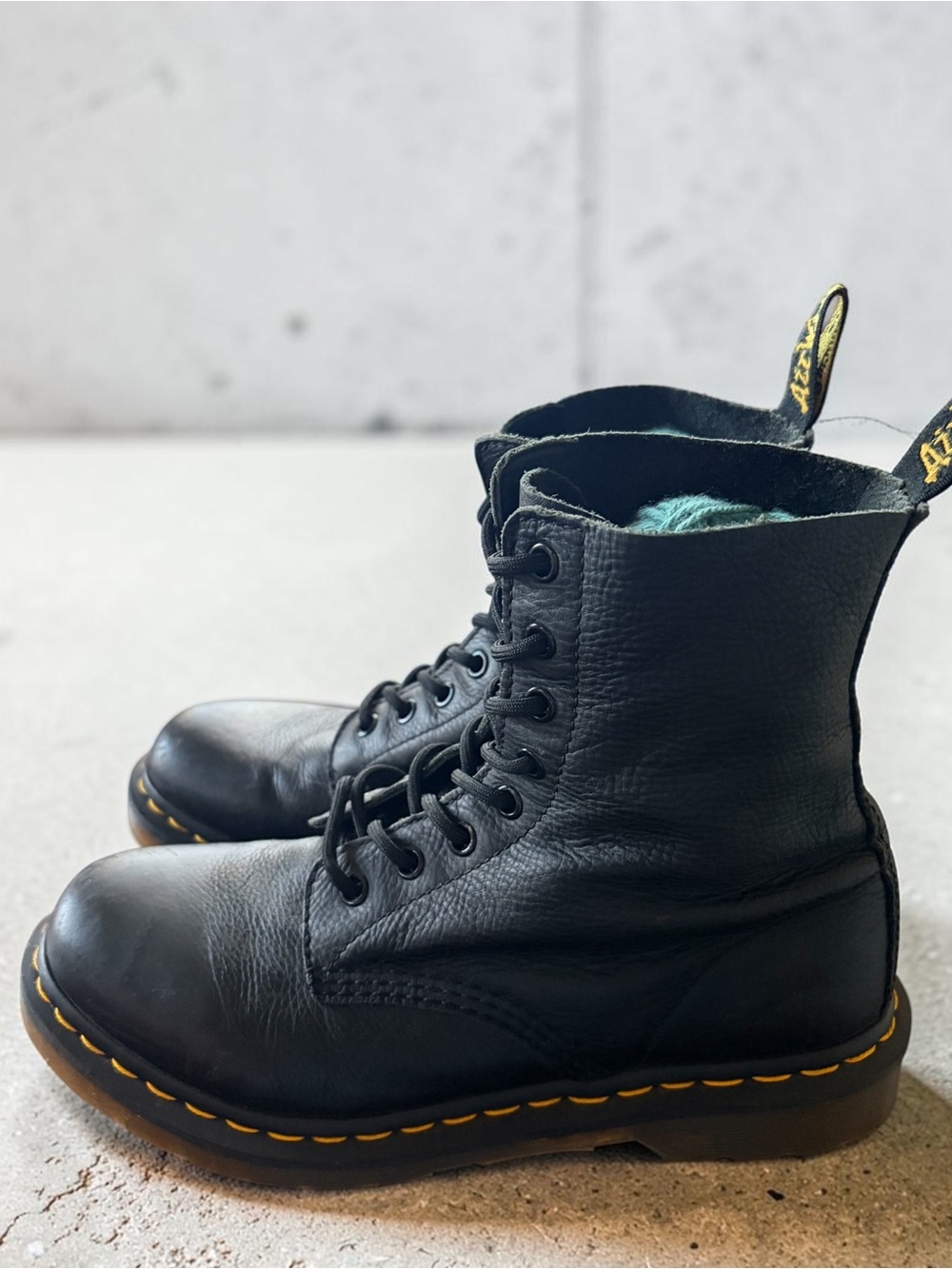 Dr. Martens 1460 PASCAL Black soft pebbled Leather Lace-Up Boots Womens 9